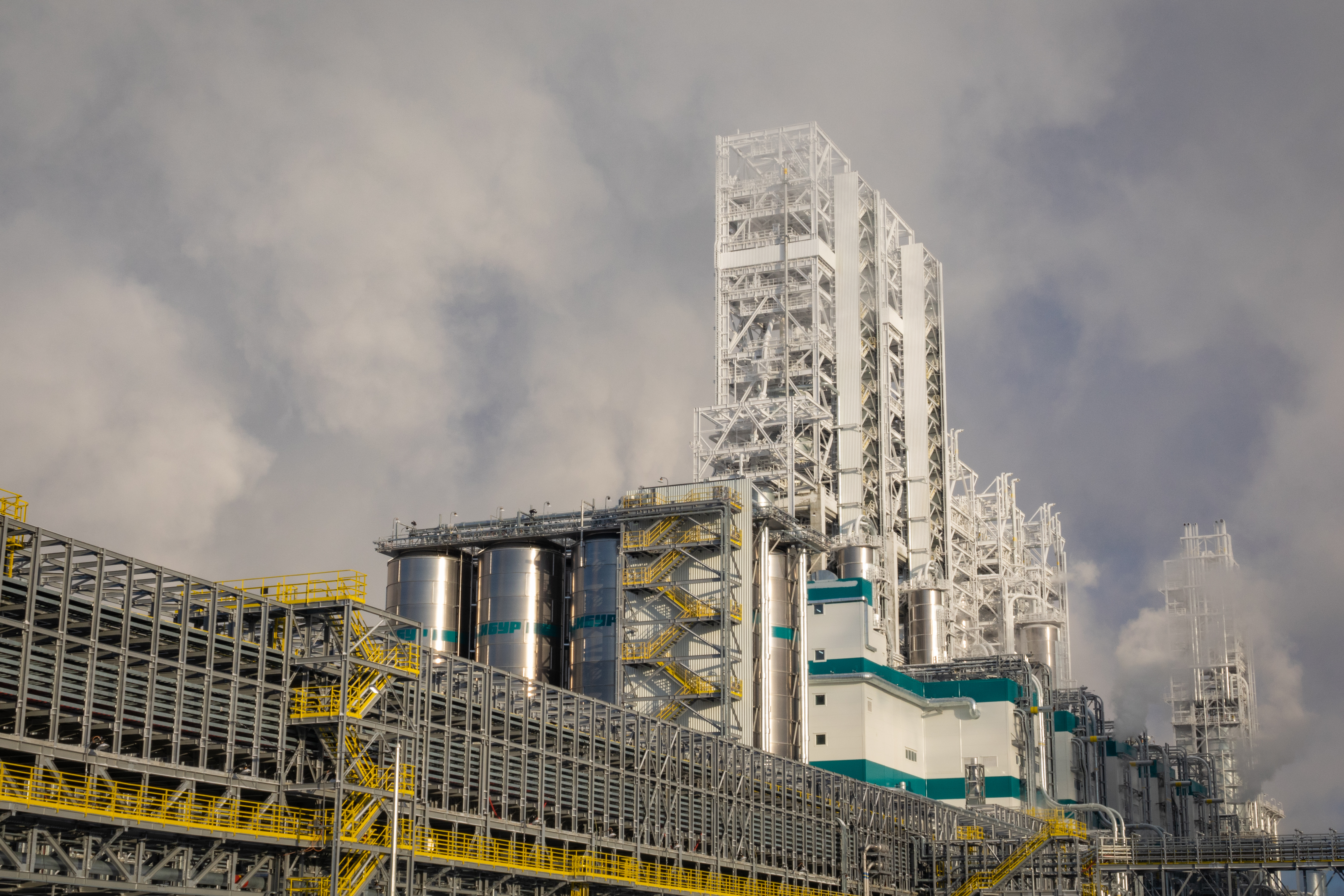 Нефтехимический комплекс "ЗапСибНефтехим" Нефтехимический комплекс "ЗапСибНефтехим"